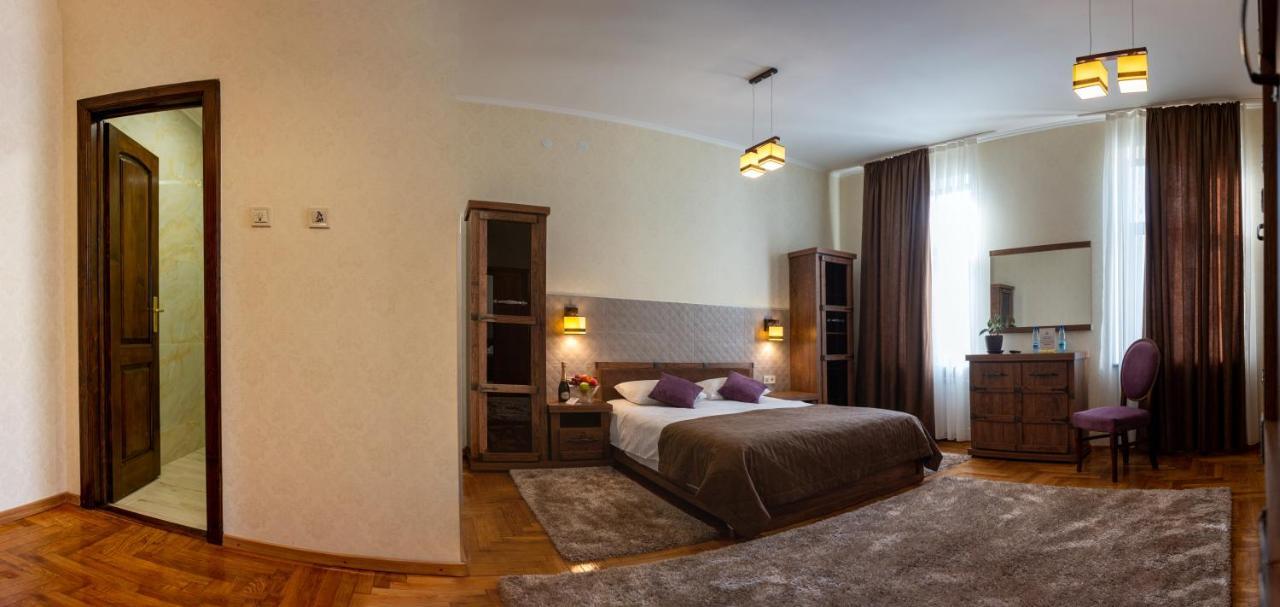 Hotel Star Mukacheve Exterior photo