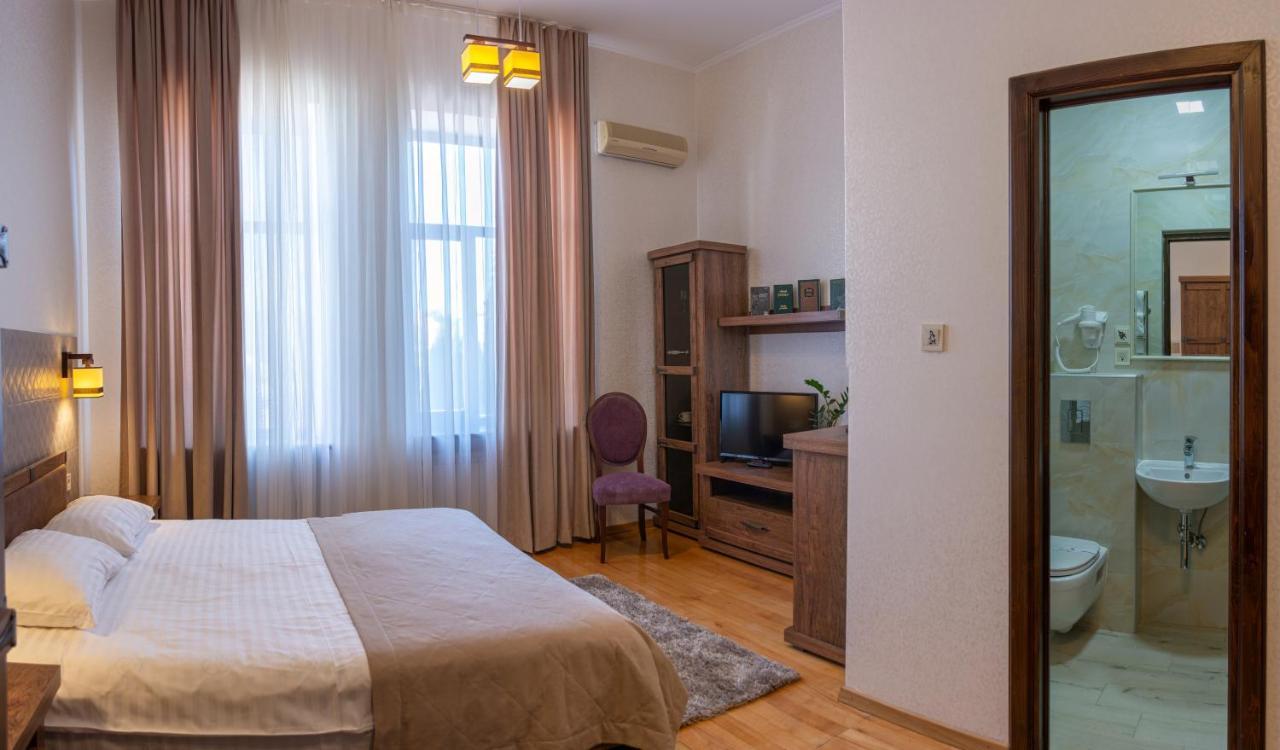 Hotel Star Mukacheve Exterior photo
