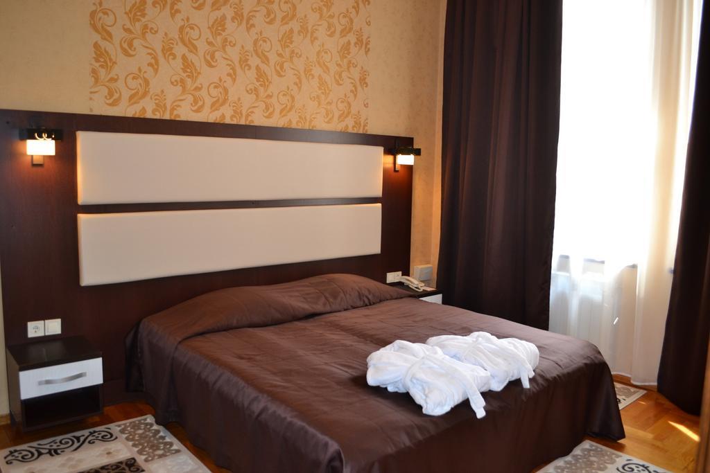 Hotel Star Mukacheve Exterior photo