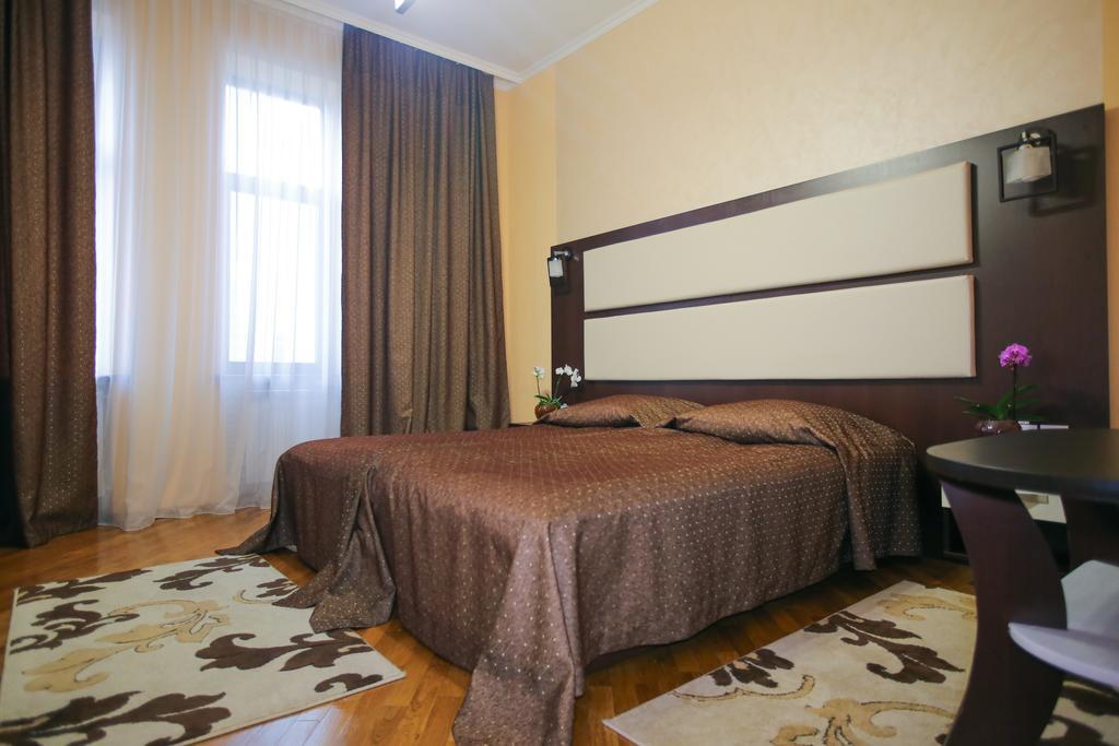 Hotel Star Mukacheve Exterior photo