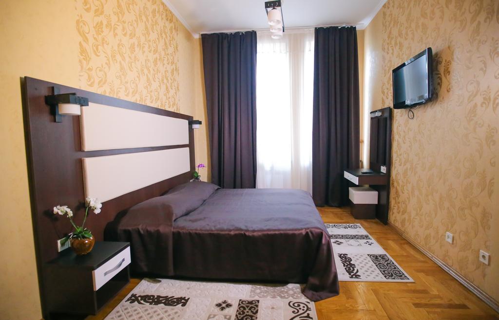 Hotel Star Mukacheve Exterior photo