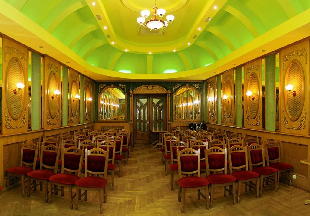 Hotel Star Mukacheve Exterior photo